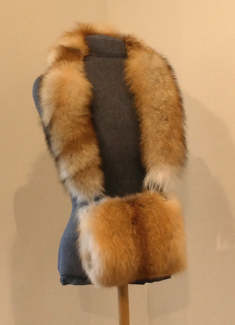 RedFoxMuffFullCircles
